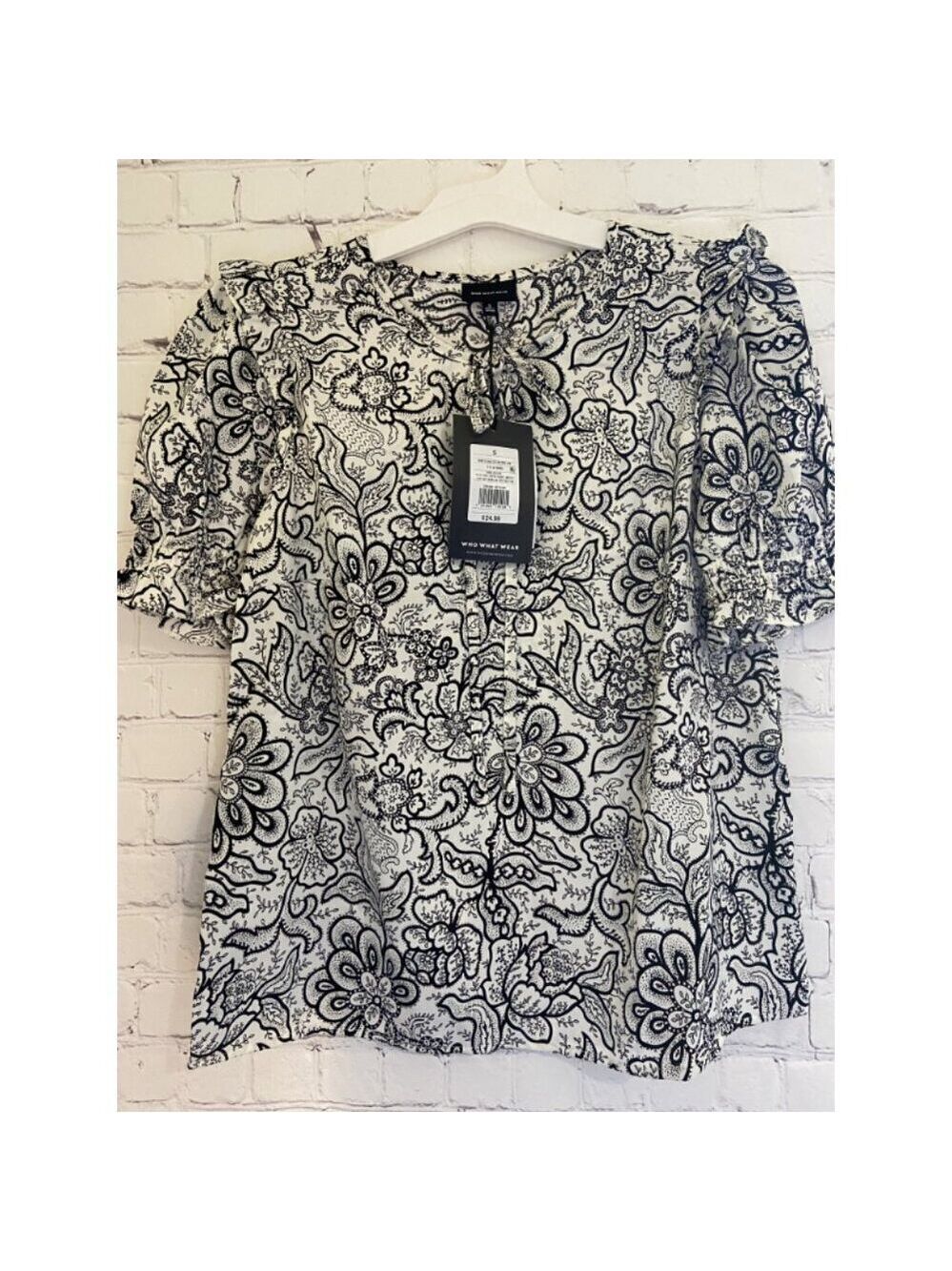 Who What Wear Paisley Print  Blouse Black & White Size S NWT